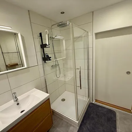 Telmihome Brueggen, Moderne Mit Sonnenterrasse & Glasfaser-wlan Apartman Brüggen